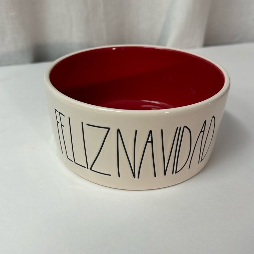 Rae Dunn Medium Pet Bowl “Feliz Navidad”